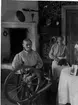 Spinnerskor i köket i början av 1900-talet.