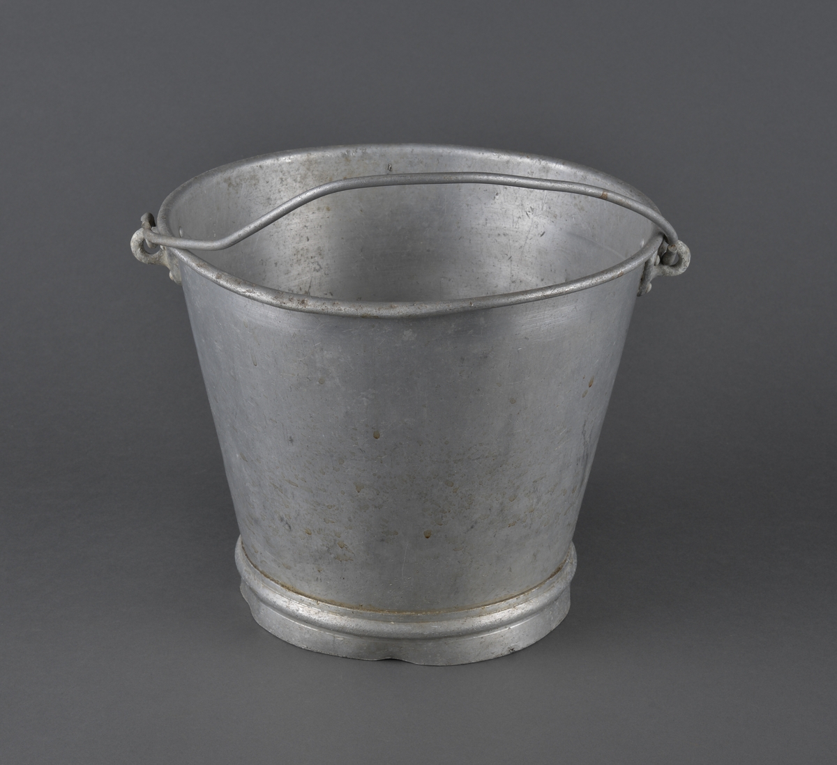 Bøtte til vannbæring/melking.