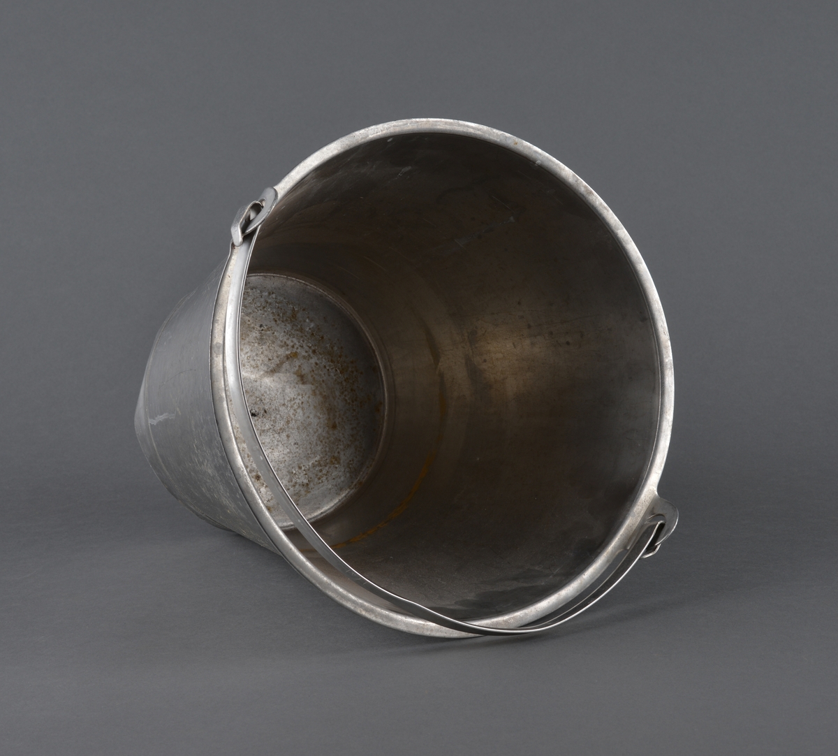 Bøtte til vannbæring/melking.
