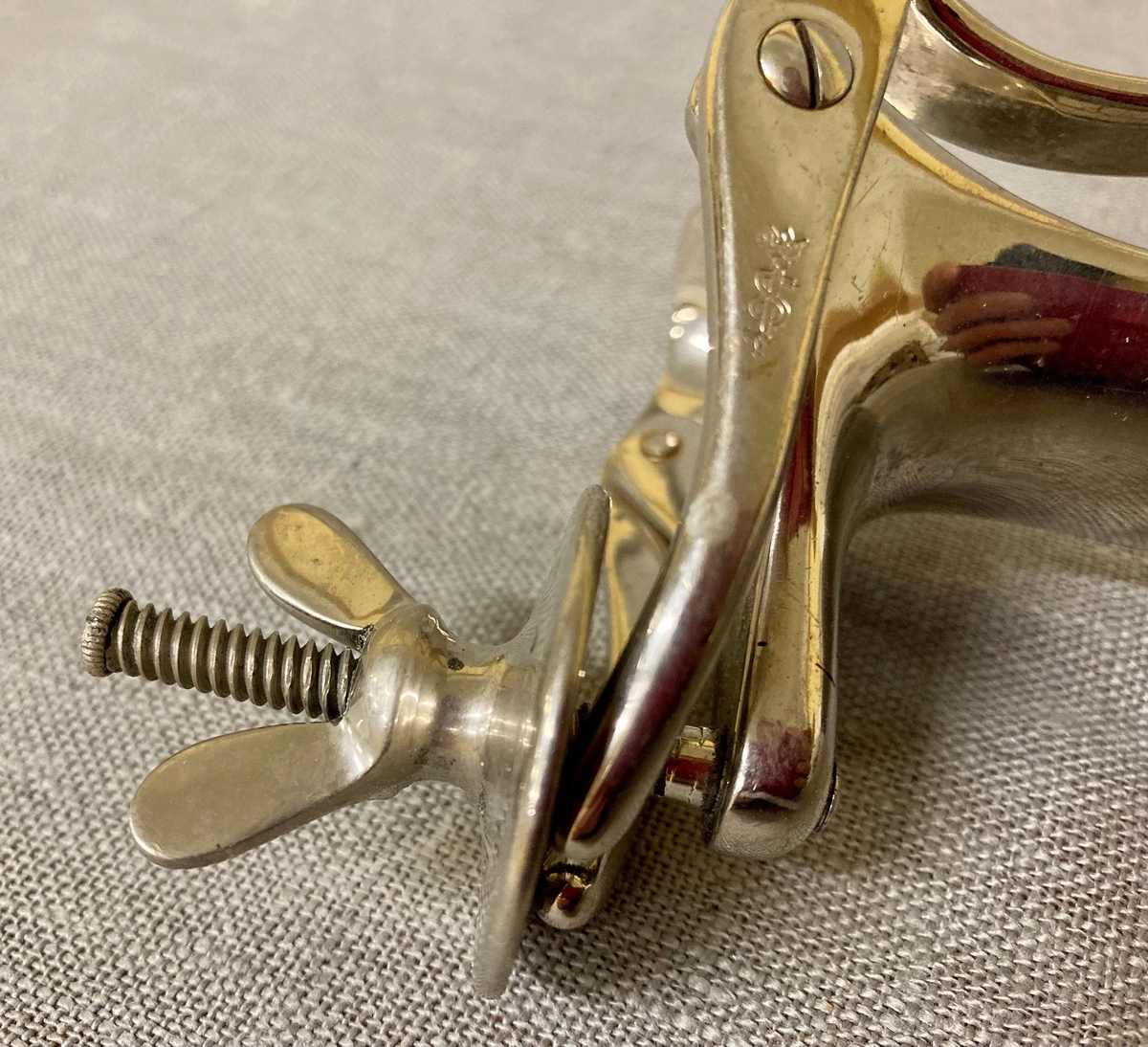 Vaginalspeculum. Gynekologisk redskap for åpning av sjeden.