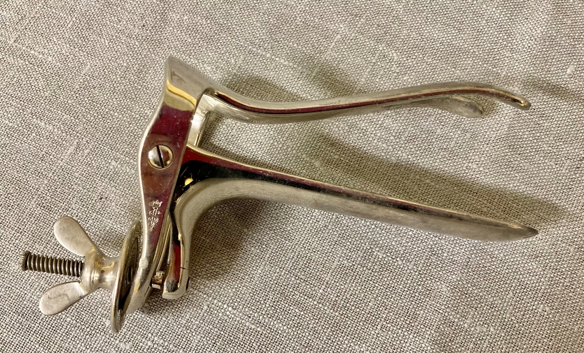 Vaginalspeculum. Gynekologisk redskap for åpning av sjeden.