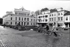 Från ombyggnaden av Larmtorget 1996. Torget sett med Teatern och kvarteret Blockmakaren till höger.