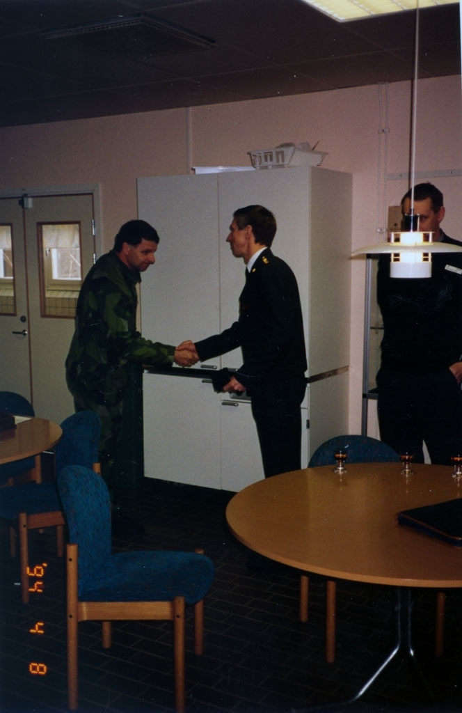 NOR utdelning på Klagstorp 19940408.  Fr.v utdelare Alf Sandqvist, Ingvar Carlsson, Jonas Holm.