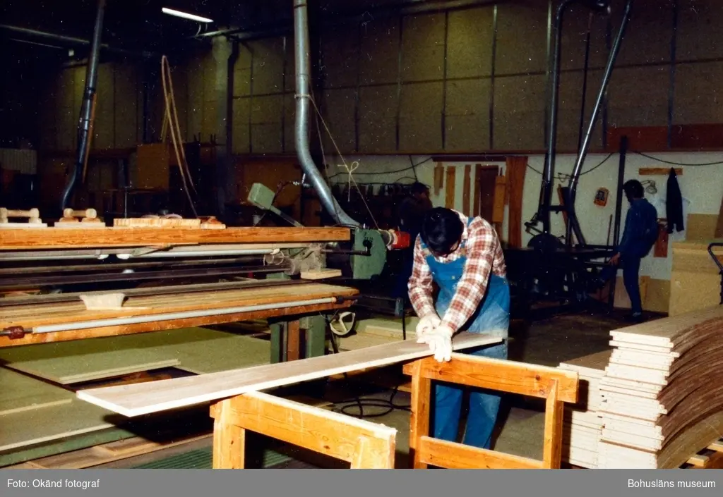 Fotomontage från Uddevallavarvet med motiv som visar på de olika verksamheterna som ingick i företagets produktion