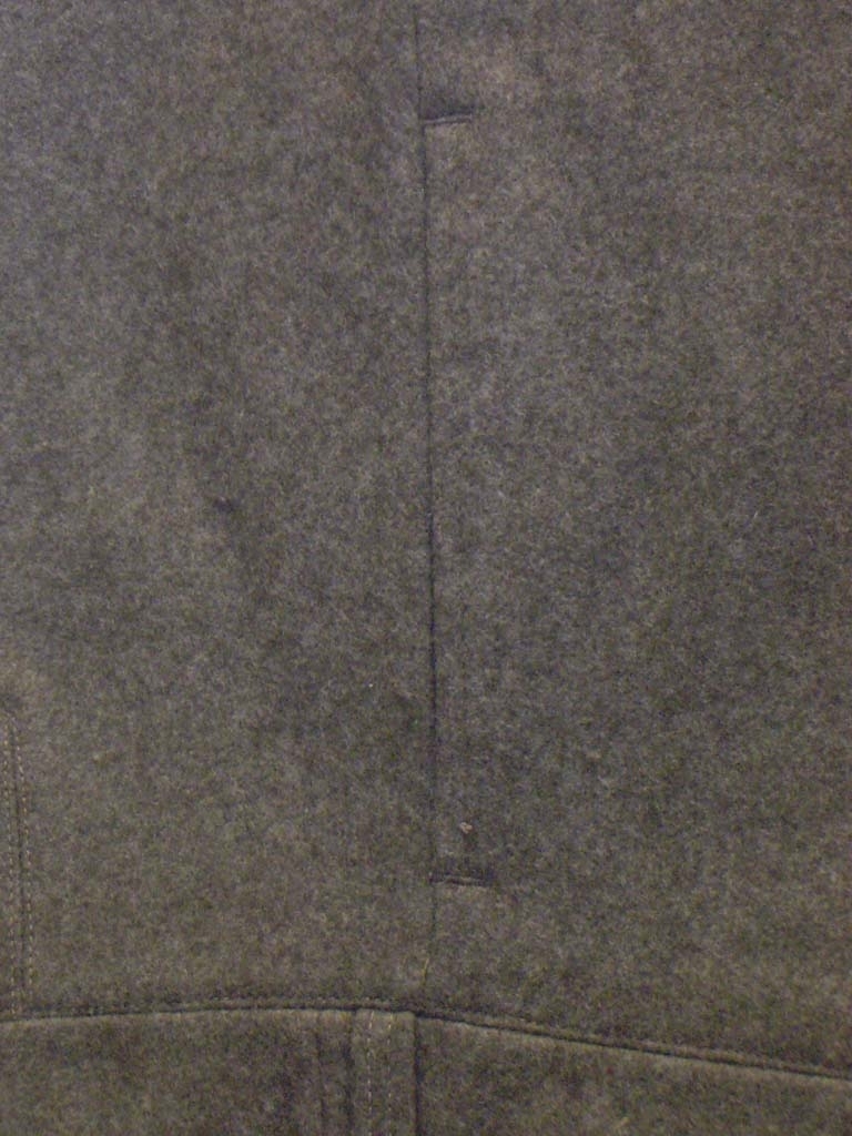 Avskurna fältbyxor. Storlek: 114 K