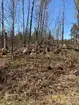 Grav, Stensättning, 10 meter i diameter och 0,7 meter hög.Fyllning ac 0,2-0,4 meter stora stenar. Grop i mitten, ca 4 meter i diameter och 0,2 meter djup. län. Hittad i samband med arkeologisk utredning i Pålsboda, Sköllersta socken, Örebro län.