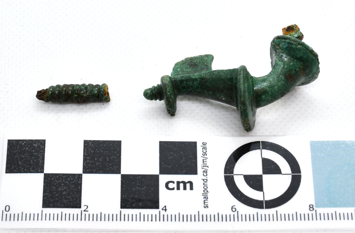 Arkeologiska fynd från Åsen, Kolbäck. 
Undersökt 1968-1970. 