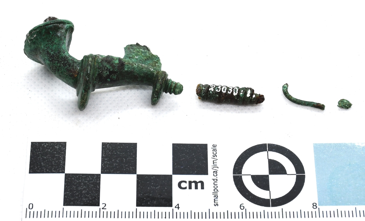 Arkeologiska fynd från Åsen, Kolbäck. 
Undersökt 1968-1970. 