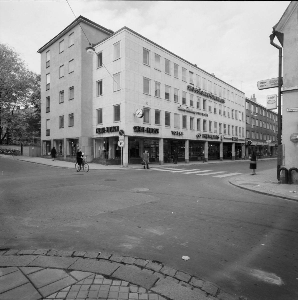 Affärs- och kontorsbyggnad, Trädgårdsgatan - Drottninggatan, kvarteret Domen, Uppsala 1965