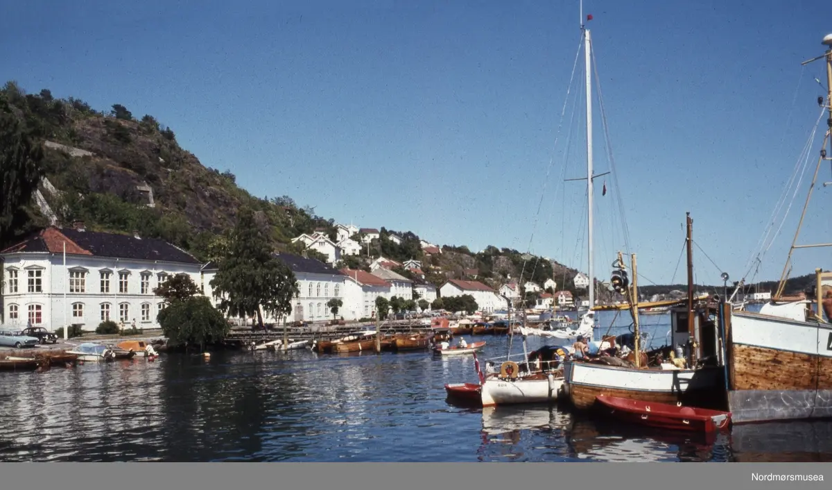 Foto fra Risør kommune. Datering er muligens omkring 1980-tallet. Fra Stein Magne Bach sin private fotosamling. Denne samlingen består av dias fra perioden omkring 1980. Fra Nordmøre museums fotosamlinger.