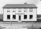 Exteriör av butiken Kooperativa i Sälen. Kooperativa Förbundets butiker gick under stora delar av 1900-talet under namnet Konsum.