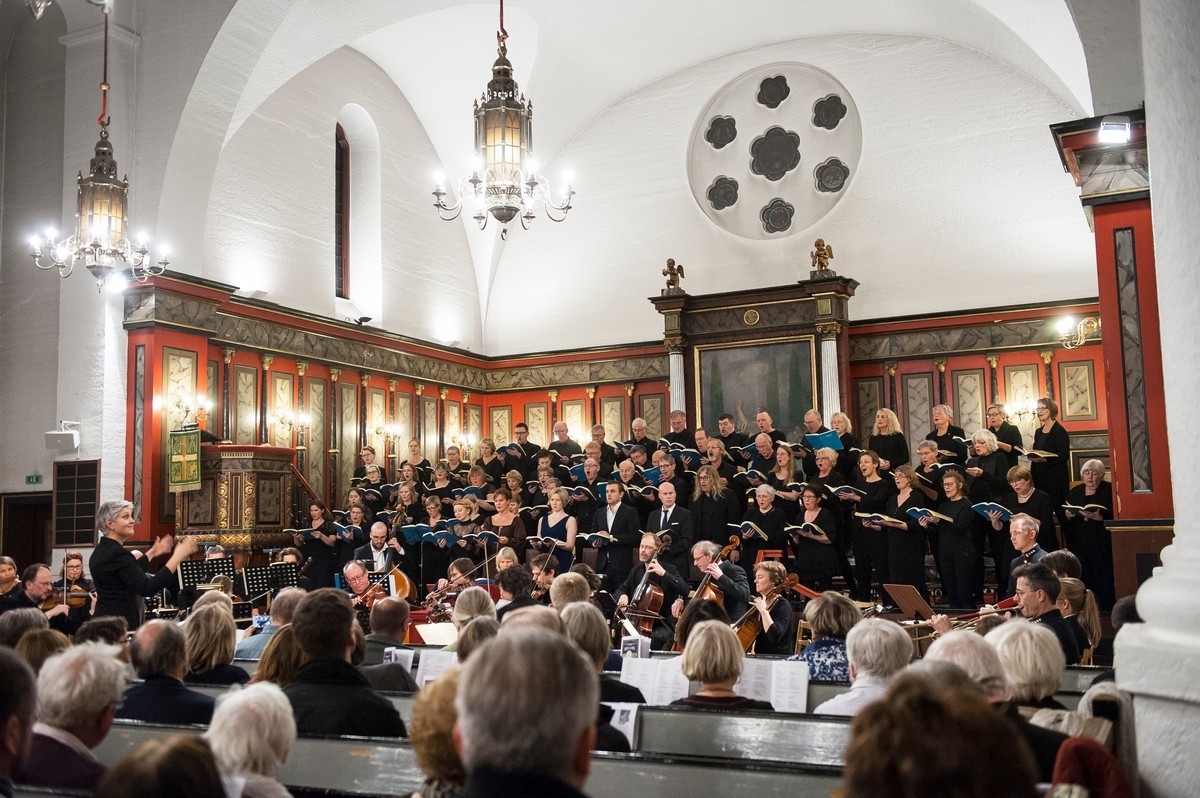 Konsert i Narvik kirke 18. november 2017. Bach messe i H-moll. Narvik kirkes kammerkor, Trondenes motettkor og Musikk i Nordland.