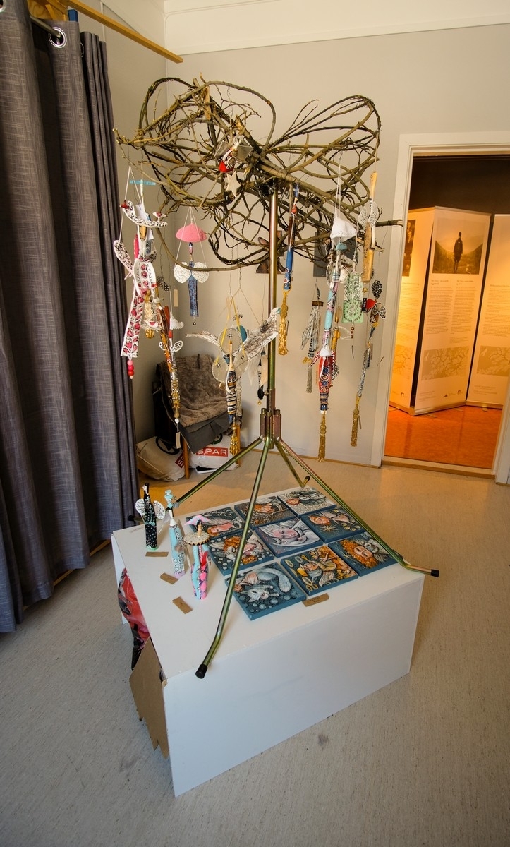 Aktiviteter på Museum Nord - Narvik. Salg: Atelier Lana – Svetlana Pechnikova Johansen. Malerier, figurer i tre. VU 2018. 15. mars 2018