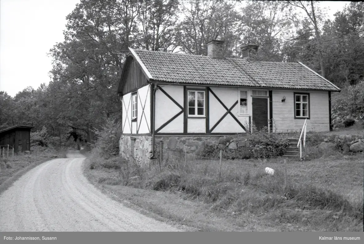 Korsvirkeshus i Gränerum, exteriör sett från framsidan, sett från vägen.

Foto: Susann Johannison 1994