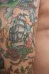 Tatuerare Doc Forest/ Ove Skogs tatueringsstudio i Aspudden, bilder tagna inför utställningen Tro hopp och kärlek på Sjöhistoriska.