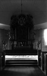 Molkom. Nyeds Kyrka interiör. Altaret.