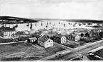 Vykort, cirka 1900. Fotot är sannolikt taget från tornet på Lärverket/Landgerensskolan. Gatan i förgrunden är Brunnshusgatan i korsningen med Skeppar Karls gränd