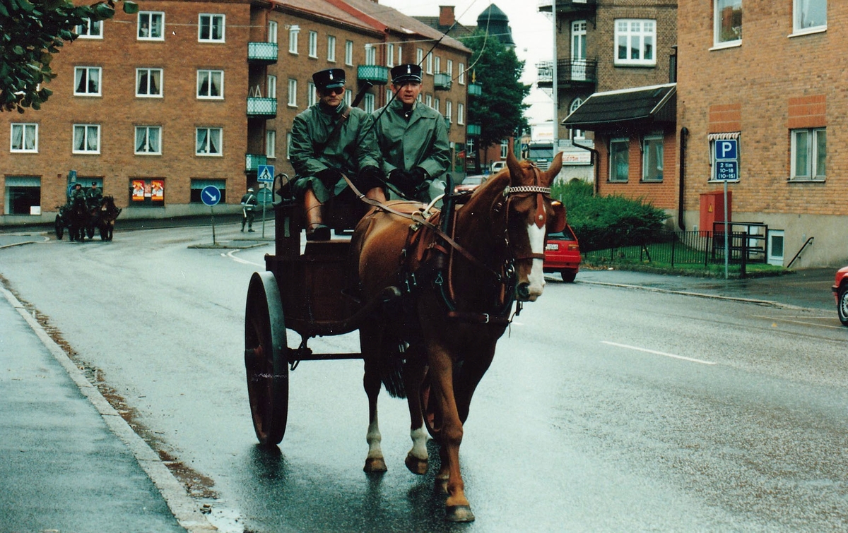 Göta Trängkår firar 90 år i Skövde den 28 sept 1995. Kortege genom Skövde.