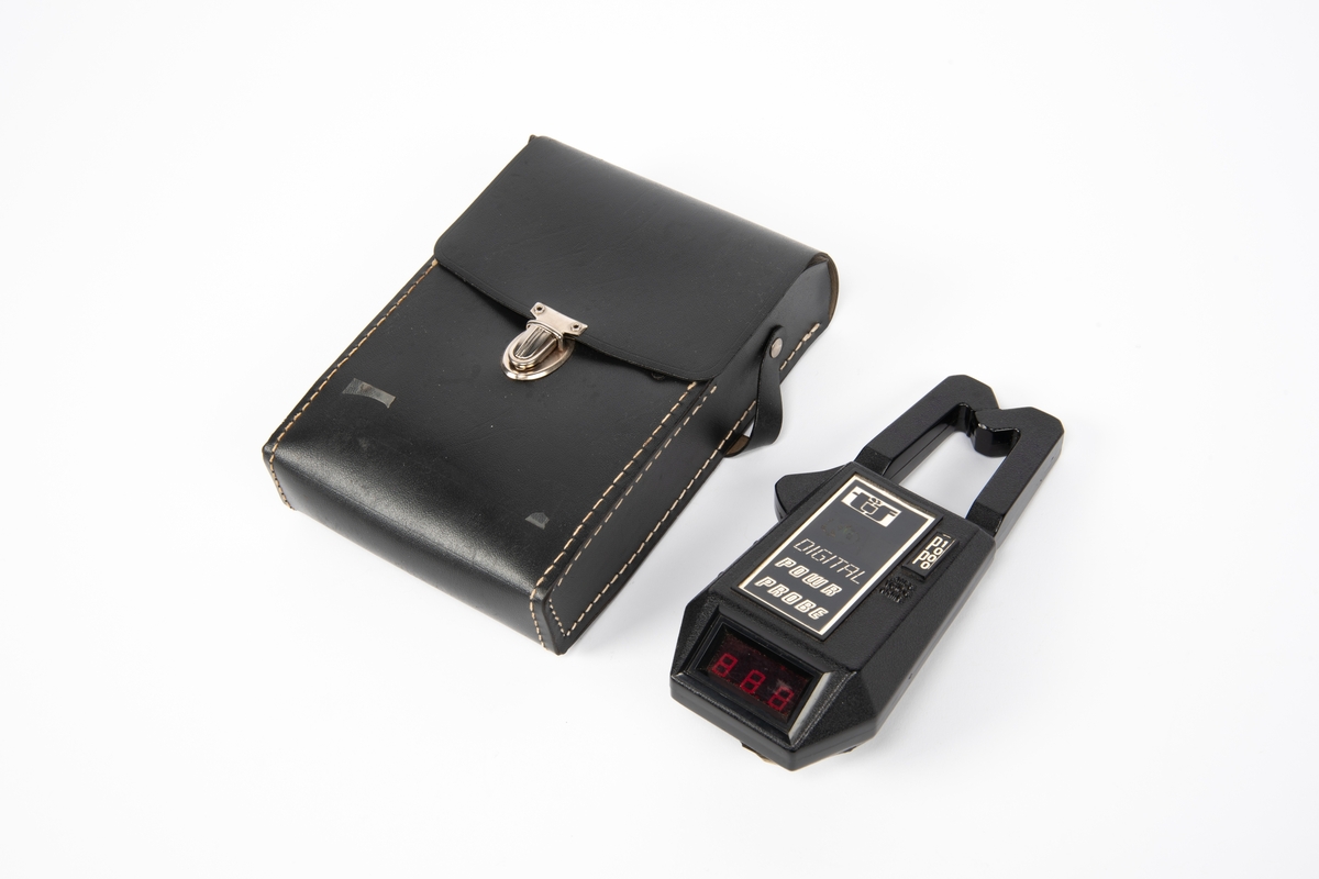 Digitalt tangmultimeter med etui.
