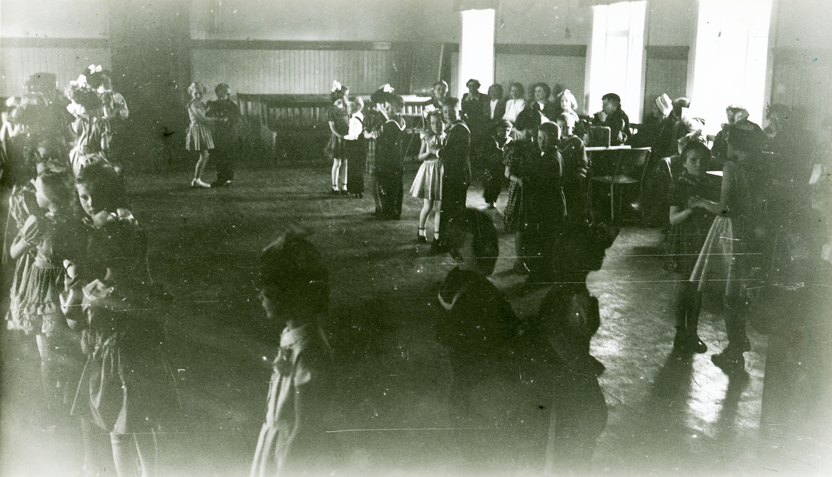 Barn på danseskole