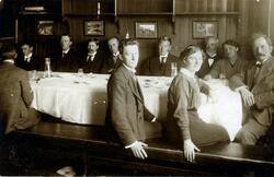 Ukjente gamle bilder.Vi trenger opplysninger.