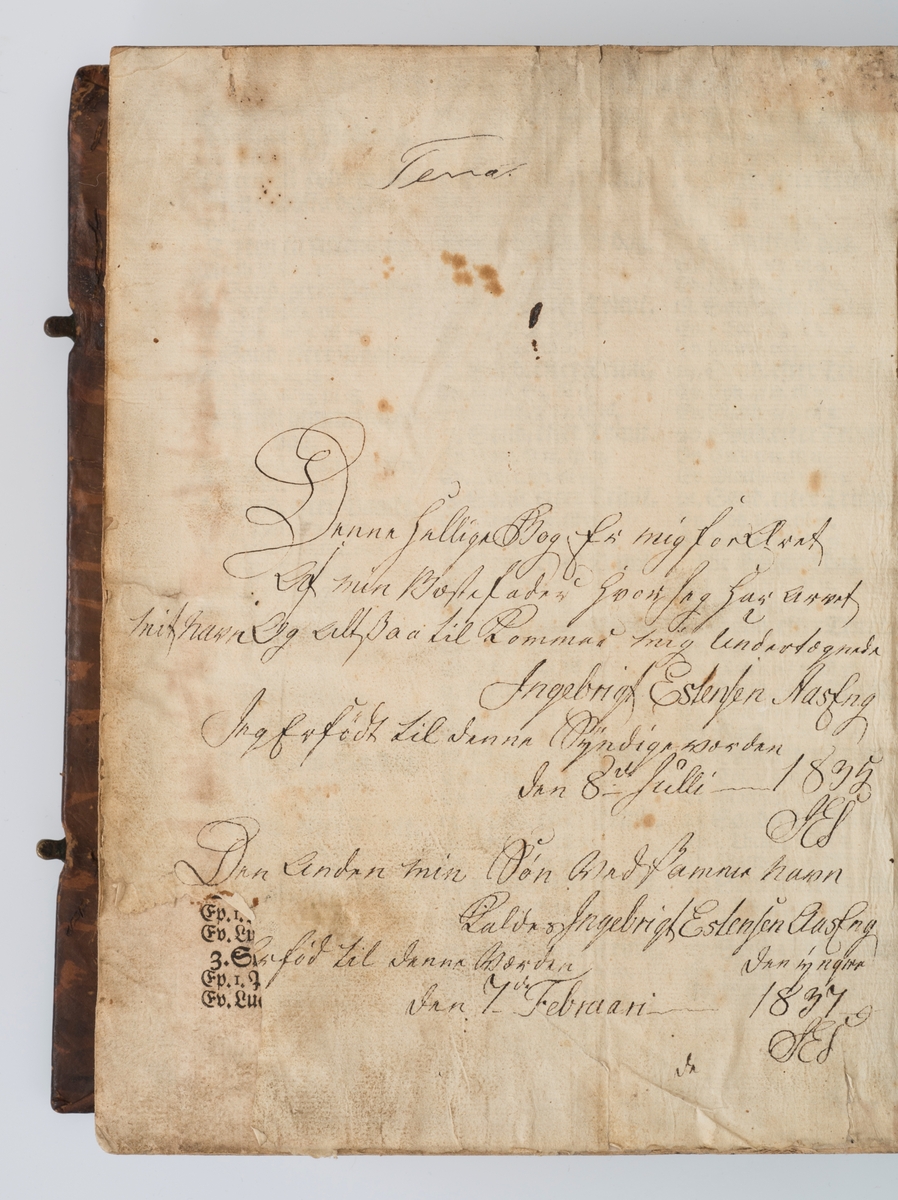 BIBLIA , Det er Den Gandske Hellige Skrift, Ved Kong Frederich Den Fierdes Christelige Omsorg. KIØBENHAVN , Trykket udi Missions-Collegii Bogtrykkeri. Anno 1722

Bibel, dansk, fra 1722 i kvartformat. Skinnbind, opprinnelig, samt sekundært skinnbind (varebind) overtrekt.  Omfattende dekor og "BIBLIA" på rygg.  Muligens dekorert snitt. To bokspenner med ornamentert hode i messing og remmer laget av lær og pergament.

Dette er en stor bibel i kvartformat. Det er en meget sjelden utgave. I forordet står det nevnt at man har tenkt på de gamle og svaksynte ved å trykke med stor skrift.