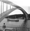 Fartyget Kalmarsund IX vid Sandöbron