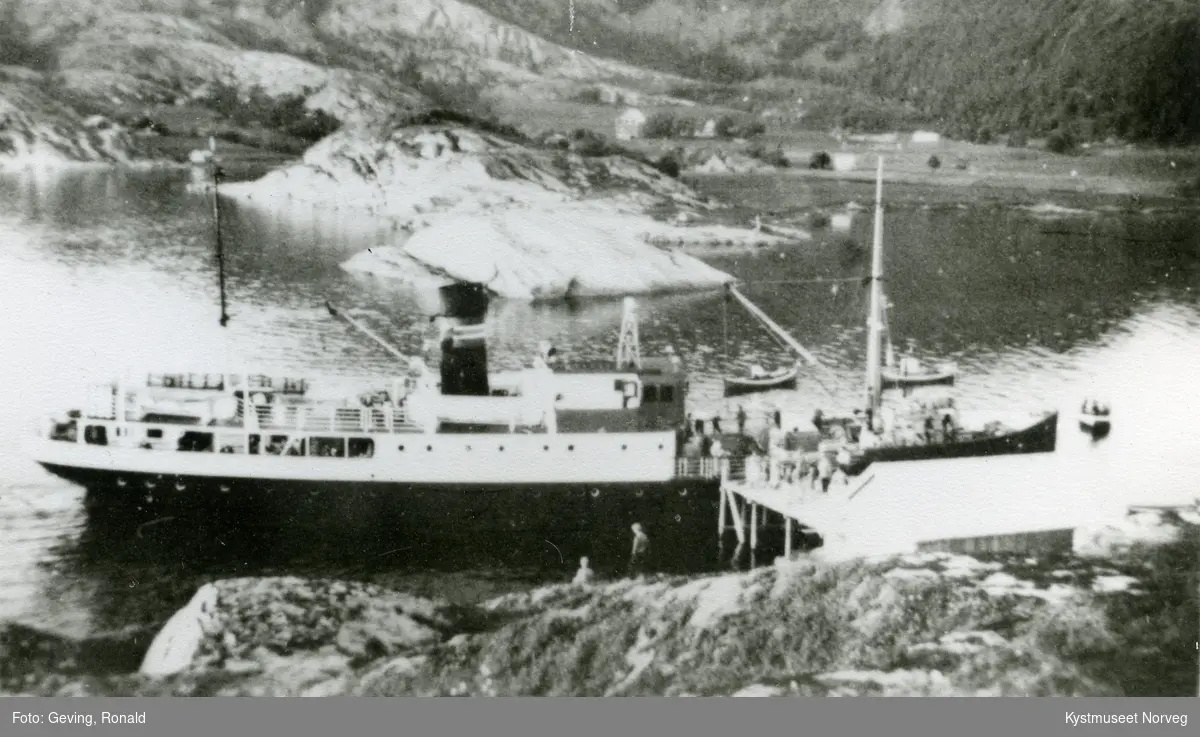 M/S "Kysten", liggende ved Sitter kai i Flatanger