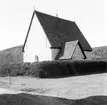 Lidens gamla kyrka. En äldre kyrka antagligen av trä har sannolikt funnits på platsen. Väggarna är byggda av sten som sedan 1925 är vitputsade. Vid den nya kyrkans byggande 1858 raserades valven i den gamla kyrkan. Den stod utan underhåll till 1911 då konserveringsarbeten igångsattes. Kyrkan täcktes då av ett nytt spånklätt yttertak. Invändigt fick kyrkan ett tunnvalv av trä. Endast fragment återstår av målningarna från 1500-talets mitt eftersom valven är borta. På väggarna finns emellertid en del målningar som är framtagna. En ny uppförd klockstapel efter den gamla modellen är på plats. En granhäck är planterad där bogårdsmuren fanns, men en timrad stigport är bevarad. Interiören präglas av 1700-talet med altarprydnad och predikstol. Av medeltida inventarier finns bl.a. krucifix från 1200-talet och 1400-talet, madonnor från 1200-talets början och 1400-talet