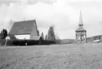 Lidens gamla kyrka. En äldre kyrka antagligen av trä har sannolikt funnits på platsen. Väggarna är byggda av sten som sedan 1925 är vitputsade.  Interiören präglas av 1700-talet med altarprydnad och predikstol. Av medeltida inventarier finns bl a krucifix från 1200-talet och 1400-talet, madonnor från 1200-talets början och 1400-talet