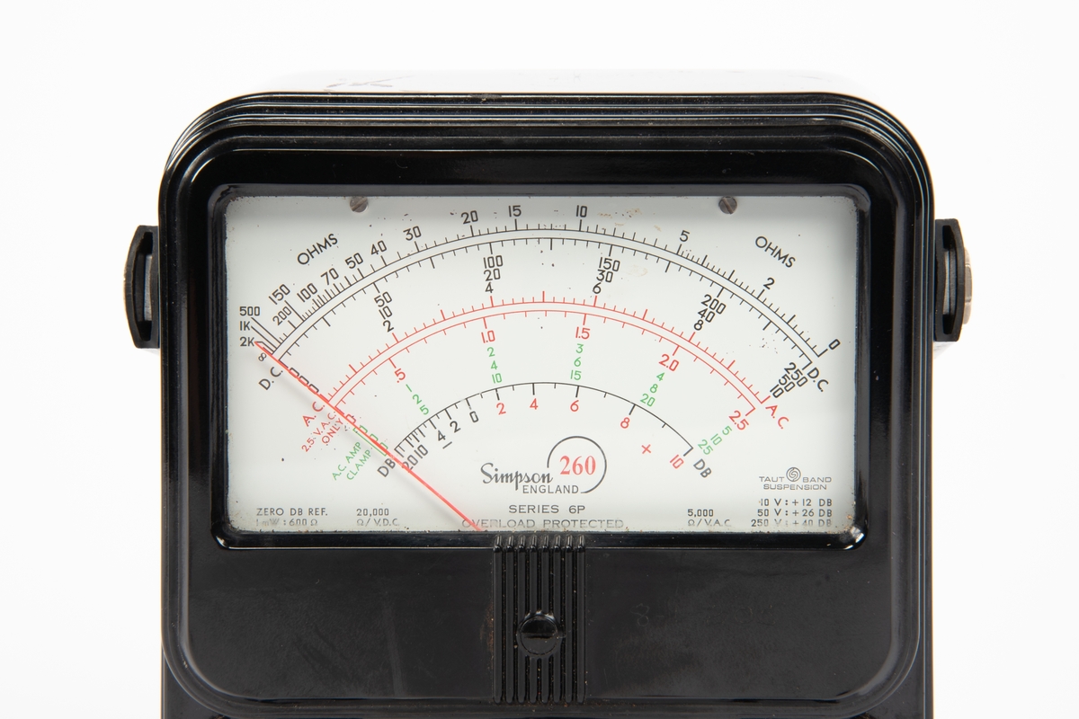 Analogt multimeter med etui.