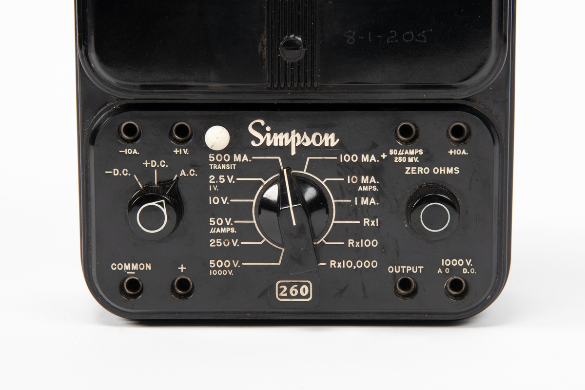 Analogt multimeter med etui.