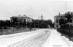 Norra Kyrkogatan. Från Riksbanken mot kyrkan.