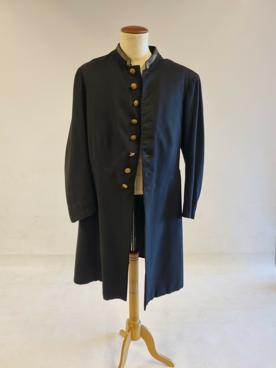 HH.1984-0016 A= Frakk
HH.1984-0016 B= Vest