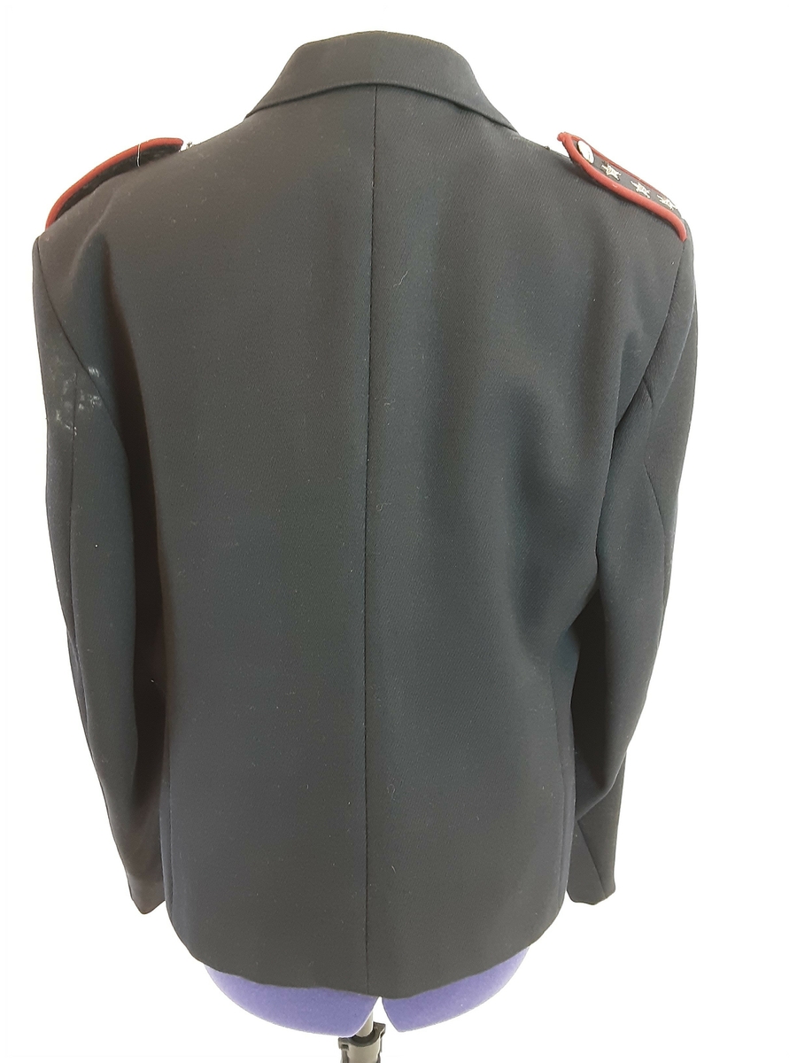 Uniform brukt av brannmester; 3 stjerner. Hedemarken interkommunale brann-og feiervesen, 1988.