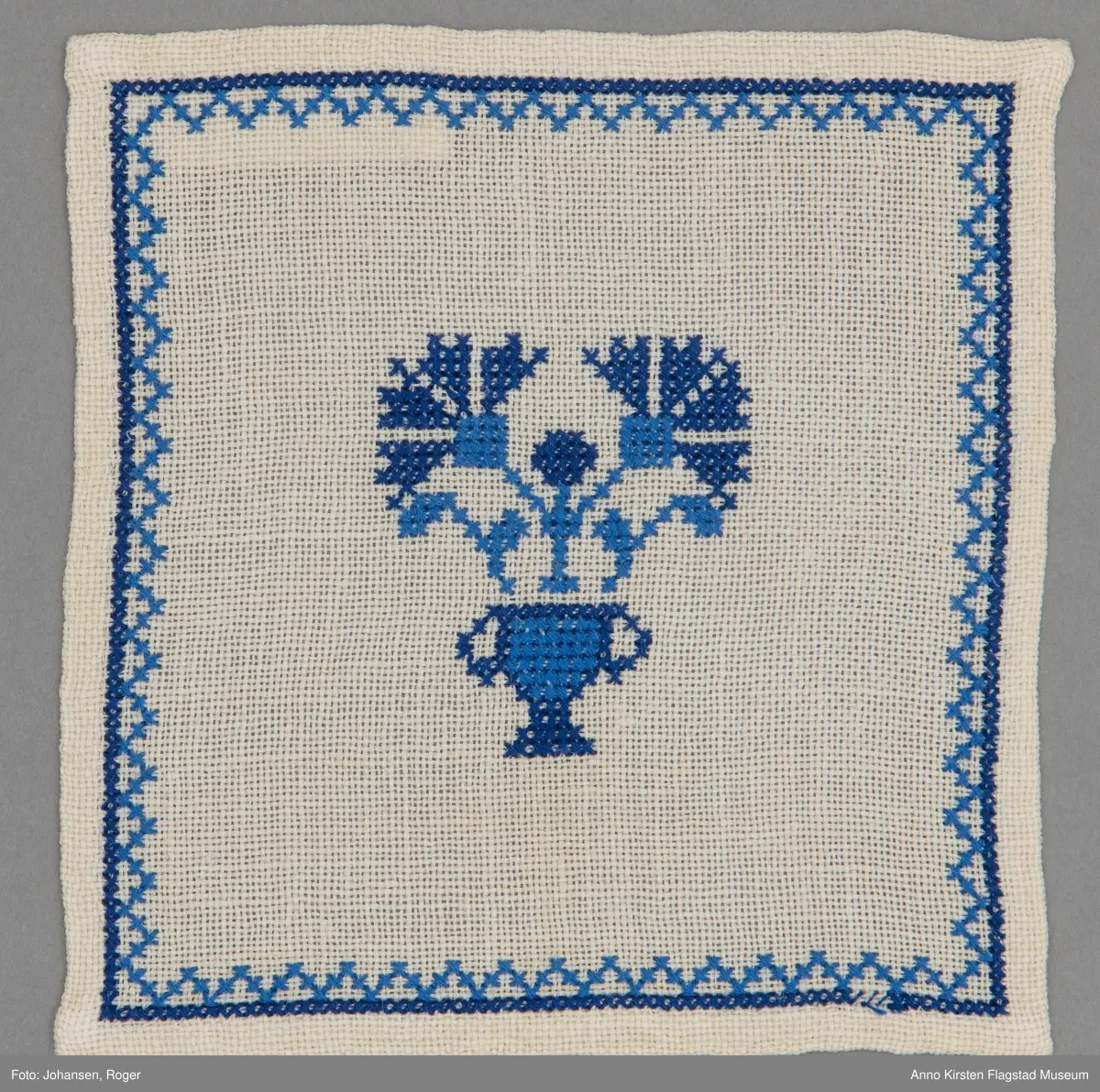 Blomstervase og border. 