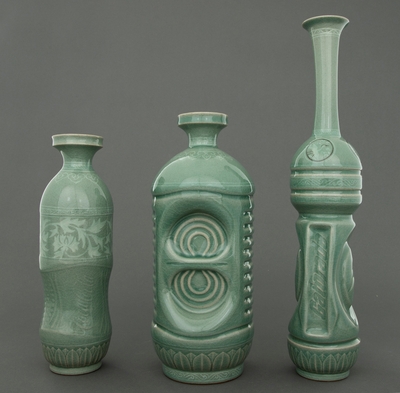Study of Contemporary Culture Form – Celadon bottle in the shape of P.E.T. bottle [Flaske]