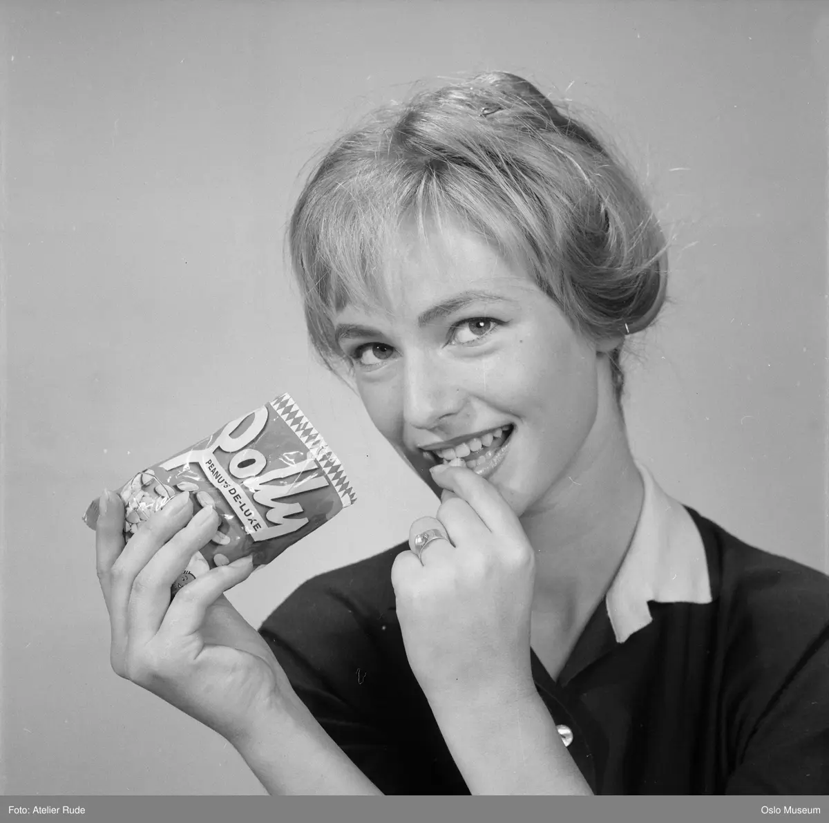 Polly peanøtter, pose, modell, kvinne, brystbilde