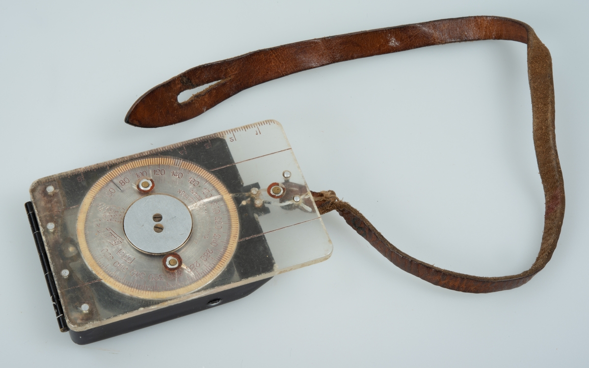 Diverse gjenstander etter Jon Steihaug, hovedsakelig fra tjenestetiden ved HV etter krigen.