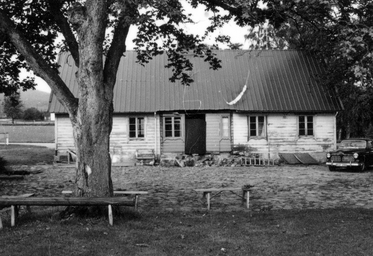 Laholm. Hasslövs sn. Den blivande hembygdsgården under restaurering.