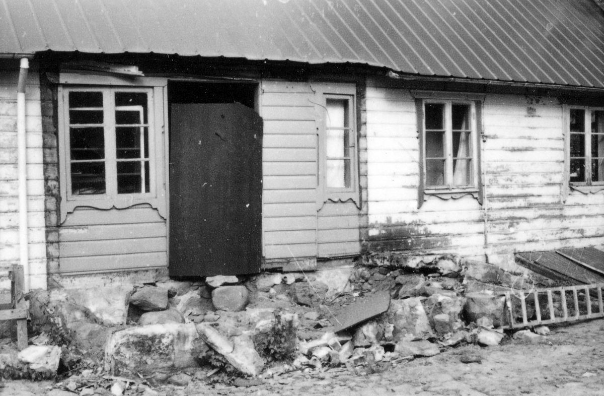 Laholm. Hasslövs sn. Den blivande hembygdsgården under restaurering.