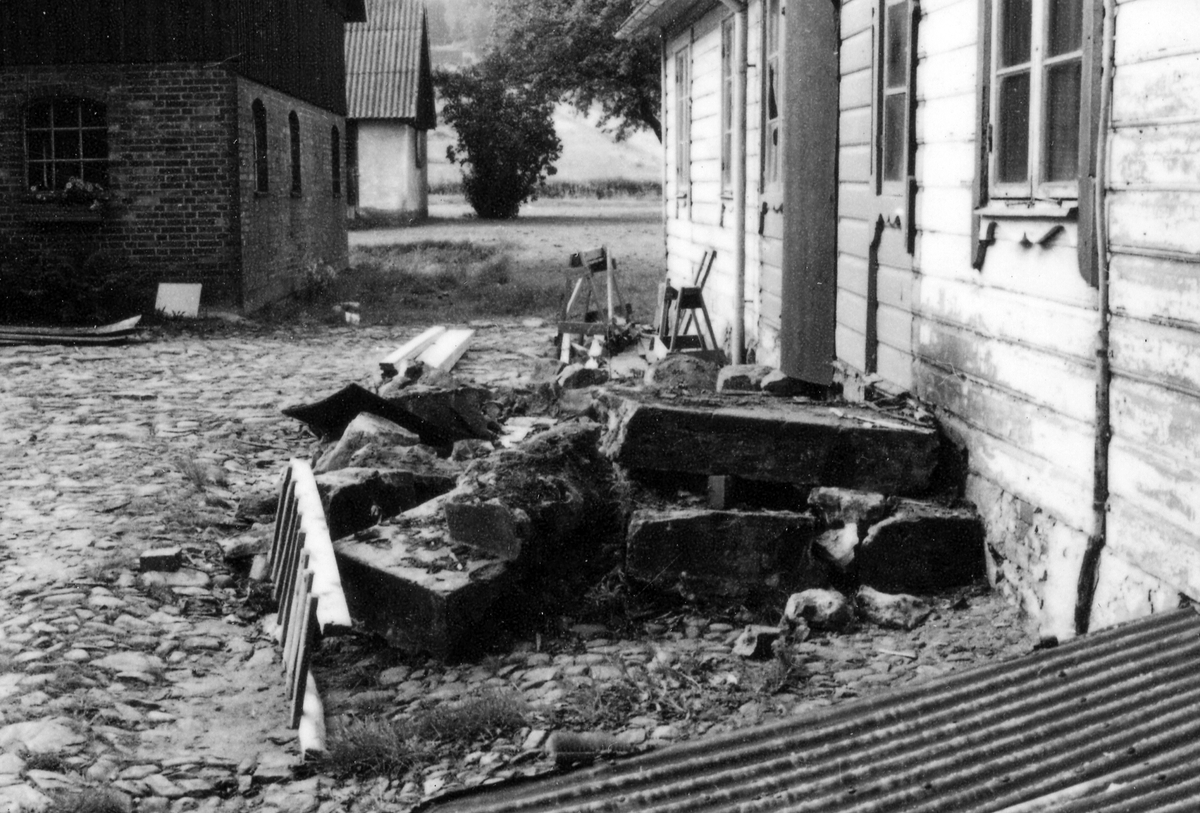 Laholm. Hasslövs sn. Den blivande hembygdsgården under restaurering.