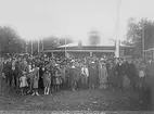 Publik vid hantverksmässan, Västerås Folkets park, 1925.