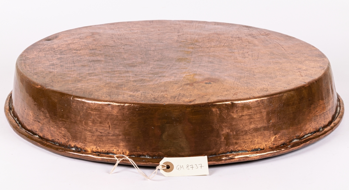 Mullöga, koppar, 47 cm i diameter.