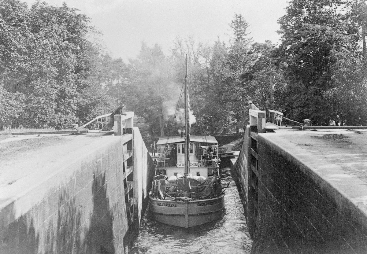 Ångfartyget Smedjebacken II i Strömsholms kanal.