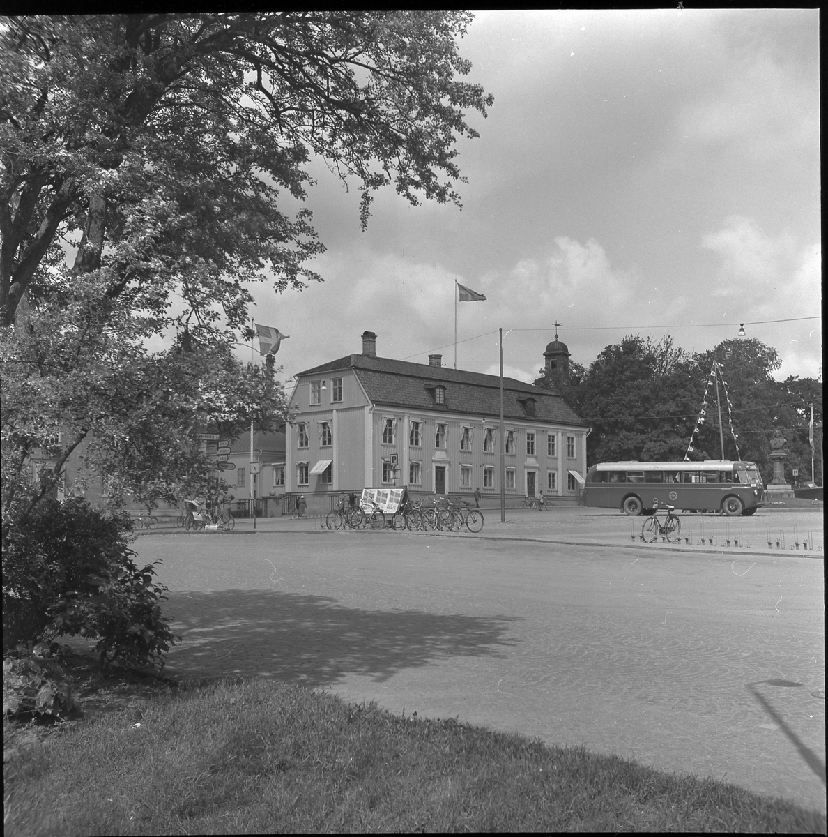 Rådhuset sett från Lilla torget, maj 1950