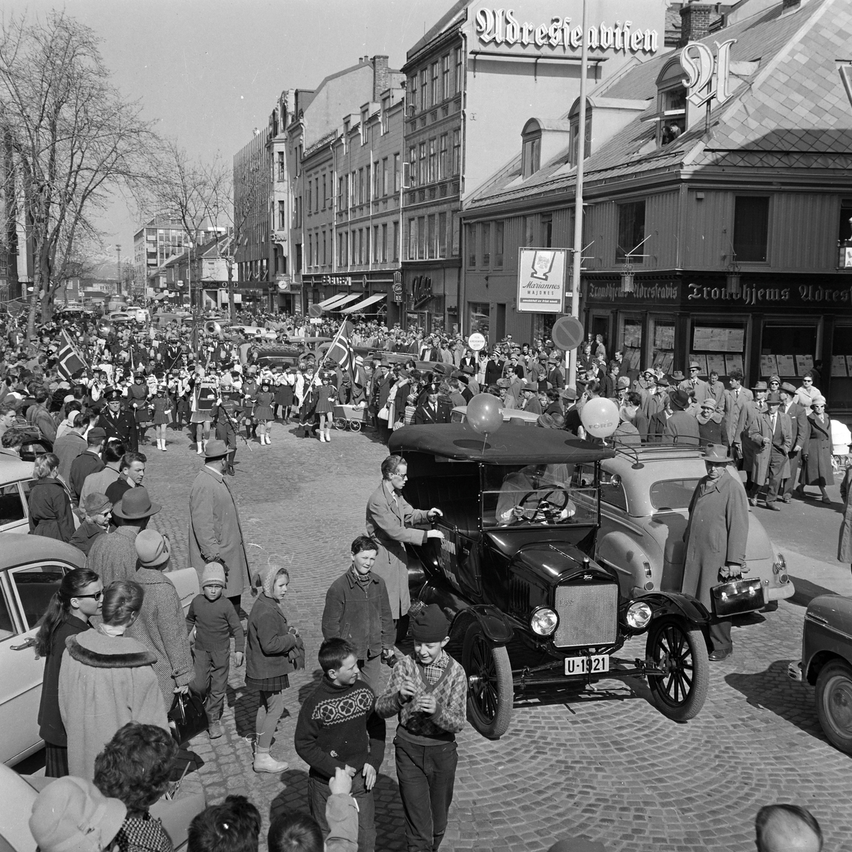 Jubileumsparade for Ford