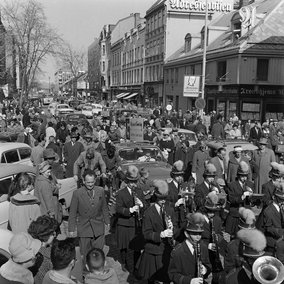 Jubileumsparade for Ford