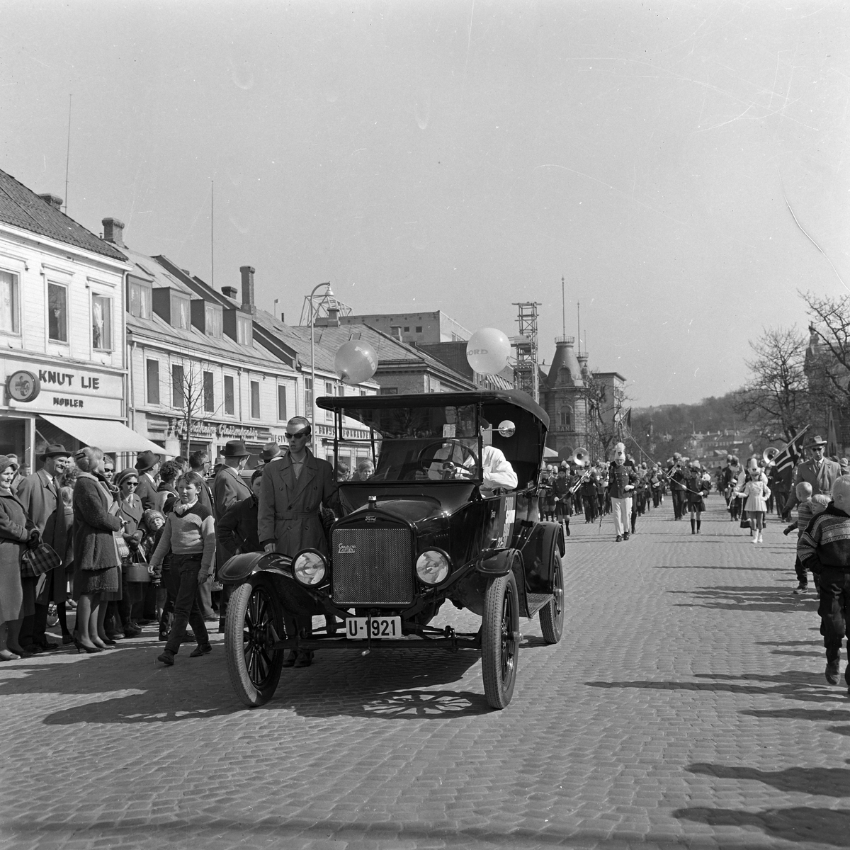 Jubileumsparade for Ford