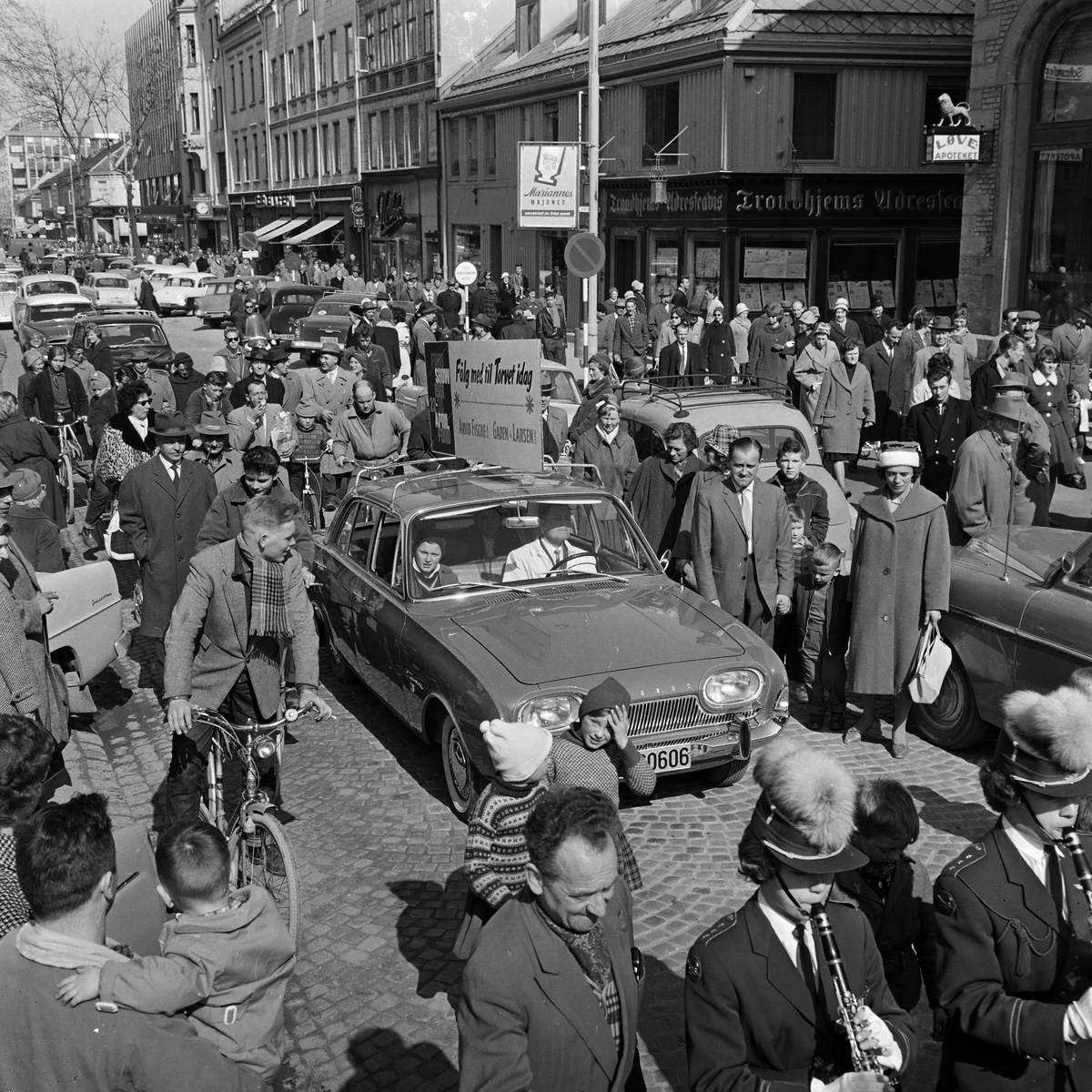 Jubileumsparade for Ford